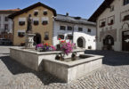 © Andrea Badrutt, Chur (Dorfbrunnen mit Mineralwasser in Scuol)